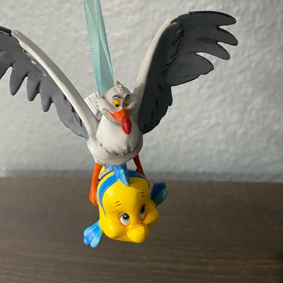 Flounder and Scuttle Ornament - Picture 6 of 6